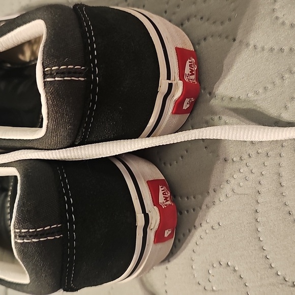 Vans Old Skool Core Shoes - Picture 2 of 6